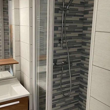 T2 Cabine, 4 Pers, Piscine, Parking, Proche Apartment *